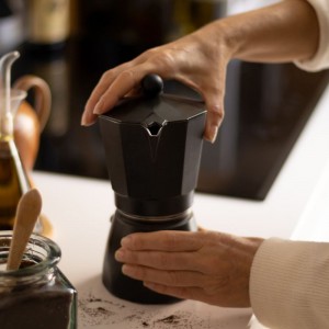 Veja agora mesmo como fazer café na cafeteira italiana