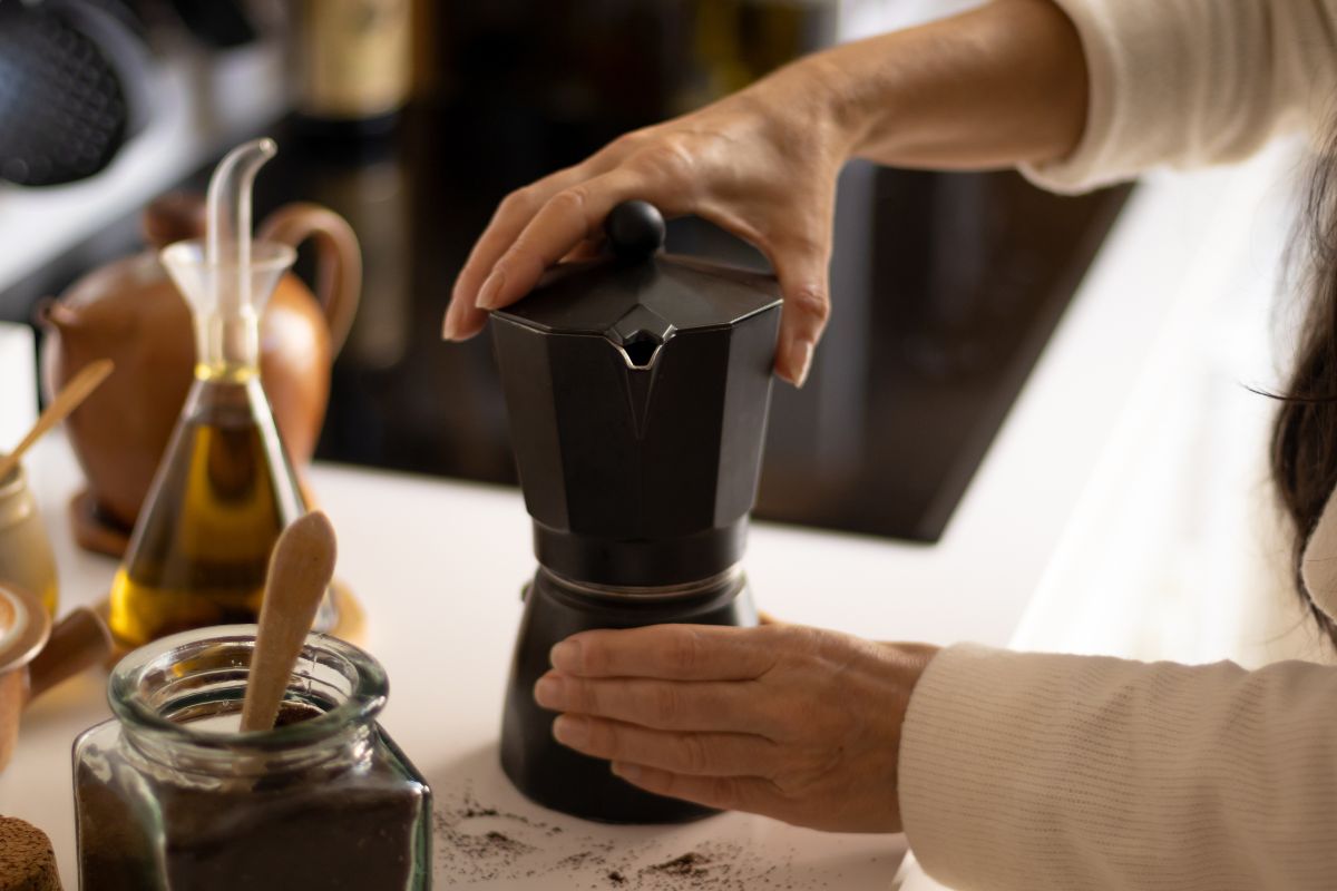 Veja agora mesmo como fazer café na cafeteira italiana